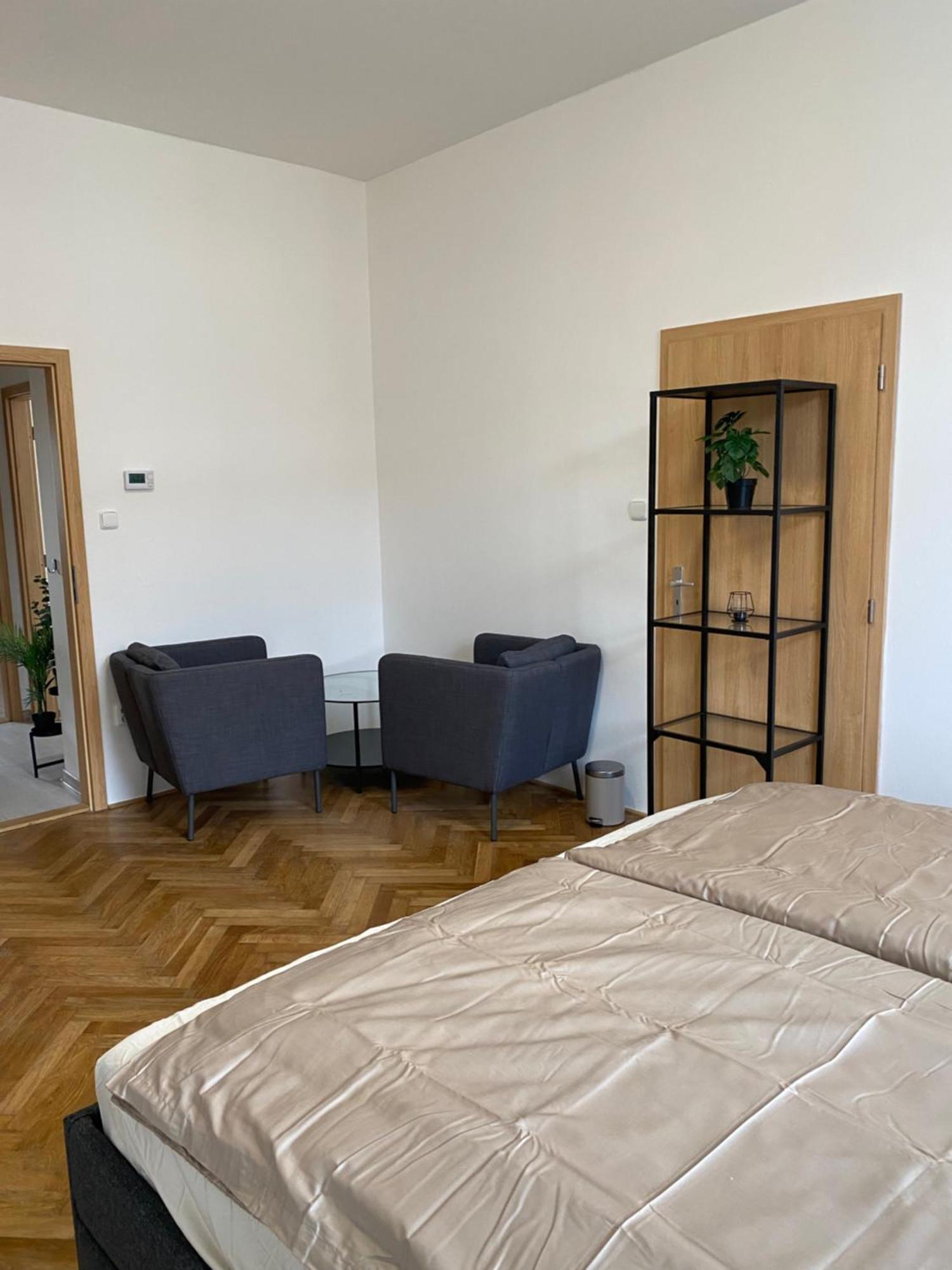 Apartman Namesti Frantiska Krizika Tábor Esterno foto